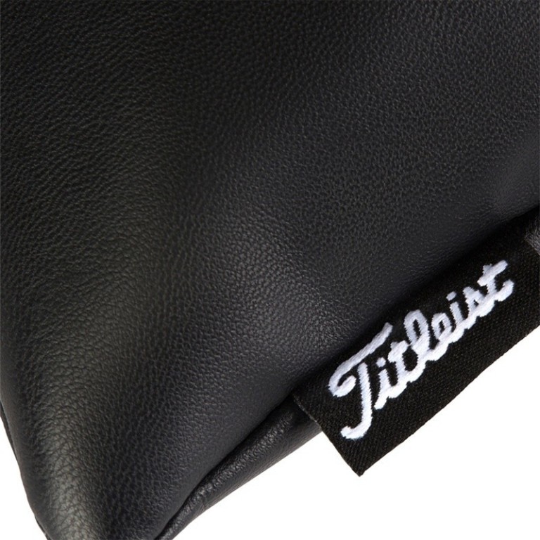 Classic Zippered Pouch Black Titleist